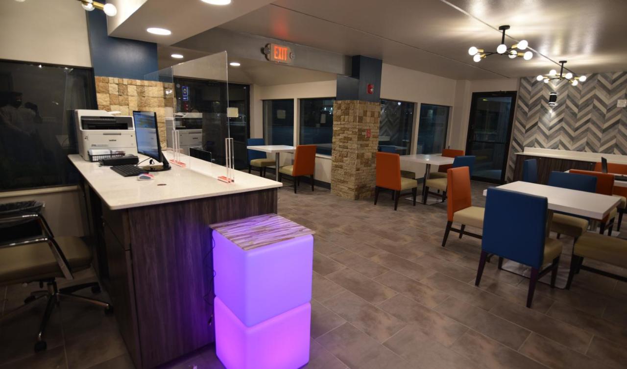 Baymont By Wyndham Pine Grove I-81 Hotell Exteriör bild