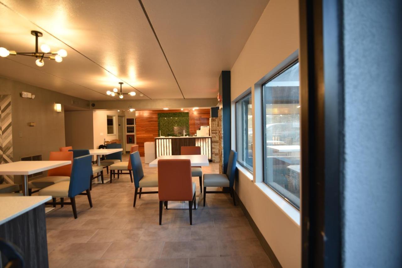 Baymont By Wyndham Pine Grove I-81 Hotell Exteriör bild