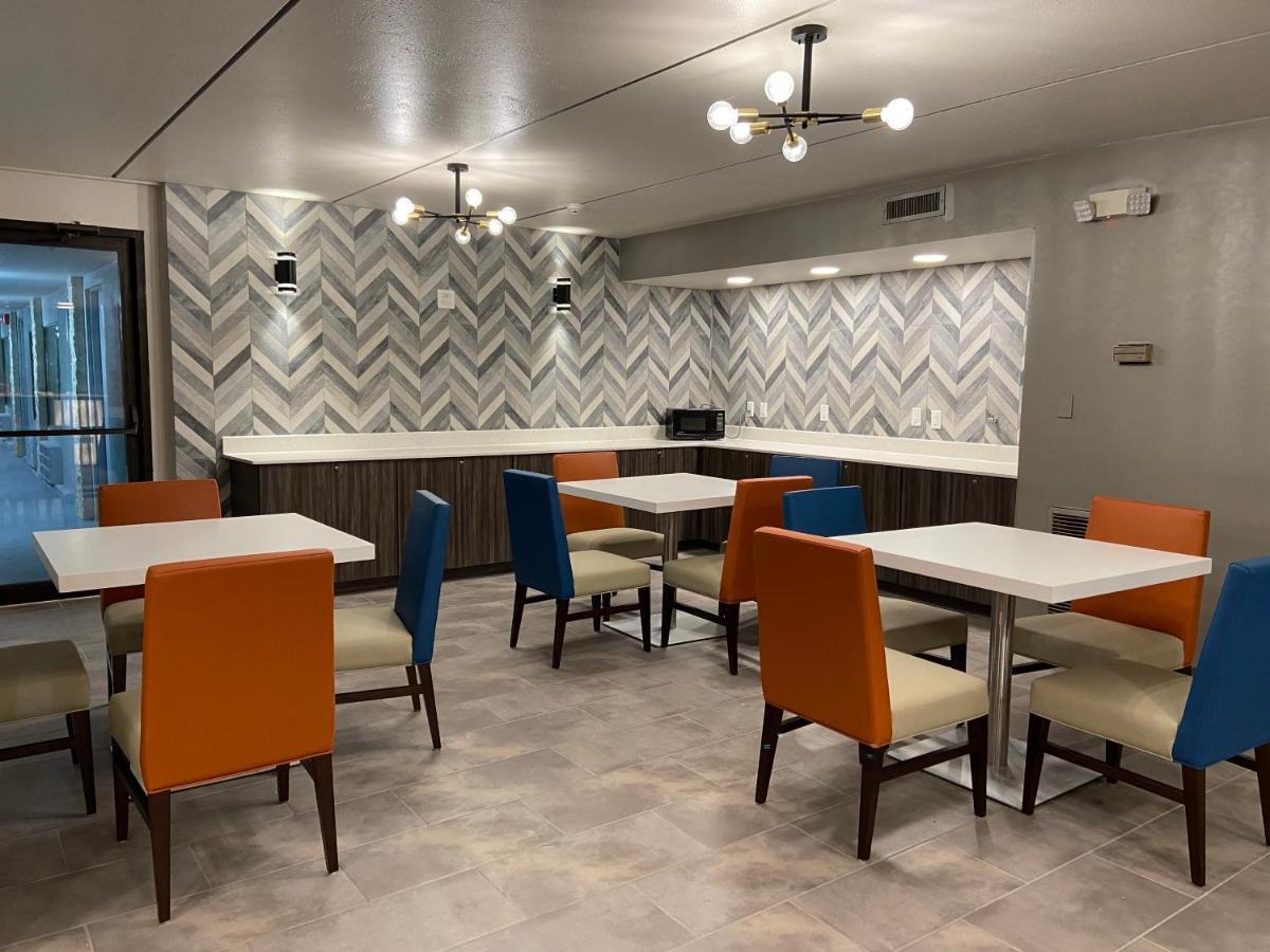 Baymont By Wyndham Pine Grove I-81 Hotell Exteriör bild