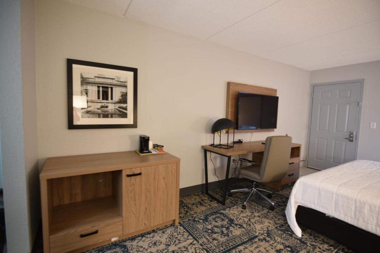 Baymont By Wyndham Pine Grove I-81 Hotell Exteriör bild