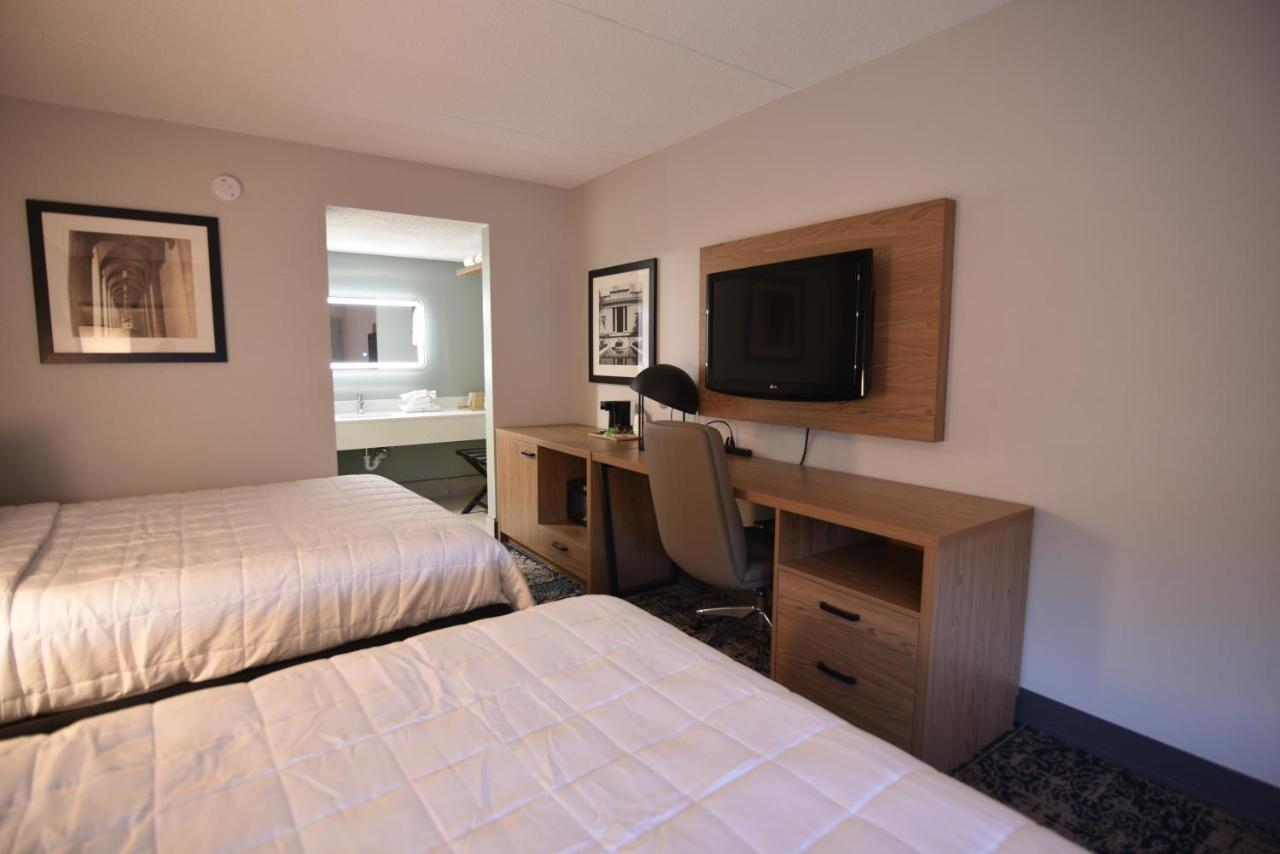Baymont By Wyndham Pine Grove I-81 Hotell Exteriör bild